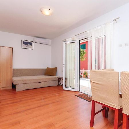 Beautiful Apartment In Jadrija With Kitchen Zewnętrze zdjęcie