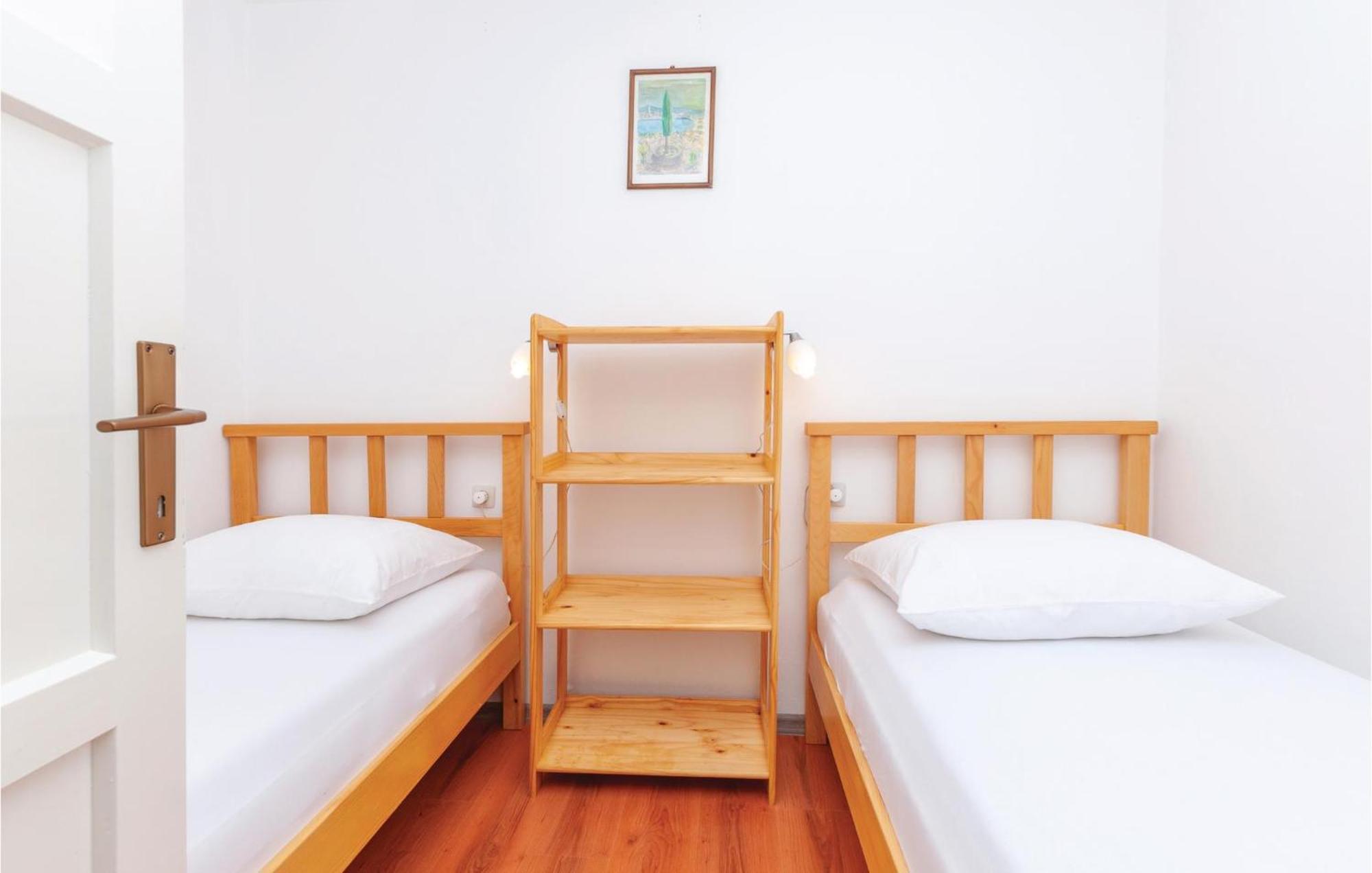 Beautiful Apartment In Jadrija With Kitchen Zewnętrze zdjęcie