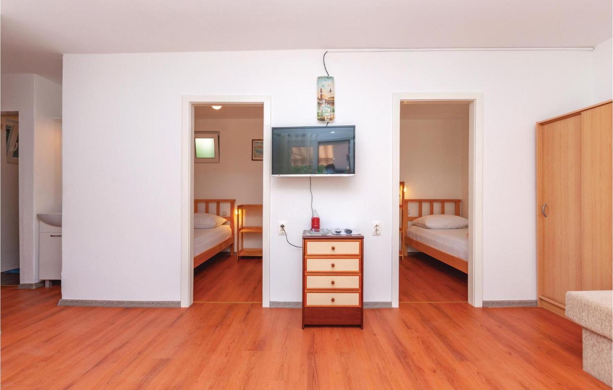 Beautiful Apartment In Jadrija With Kitchen Zewnętrze zdjęcie