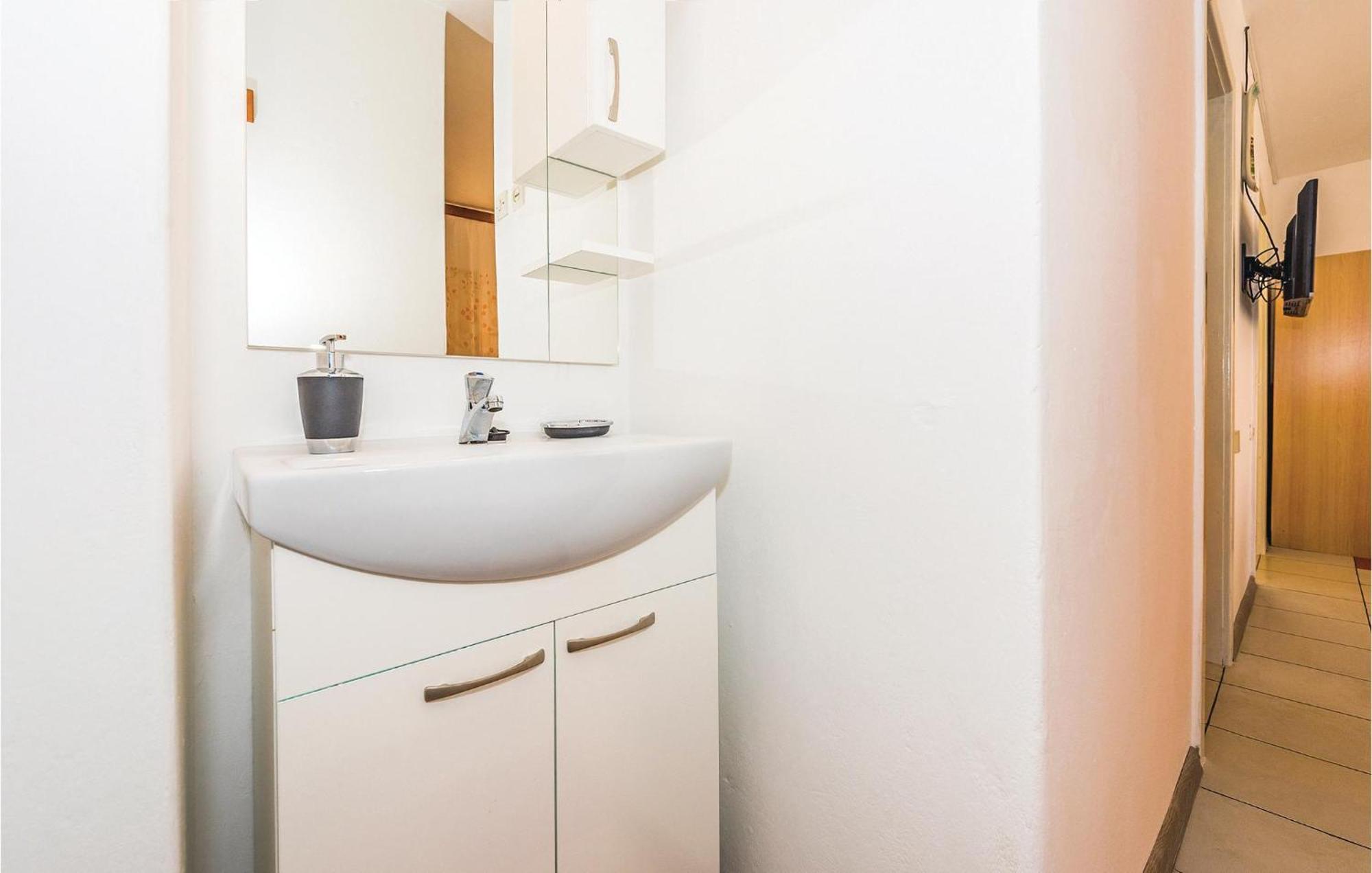 Beautiful Apartment In Jadrija With Kitchen Zewnętrze zdjęcie